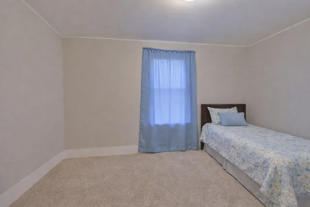 $250,000 | 528 Woodlawn Avenue, Aurora, IL 60506