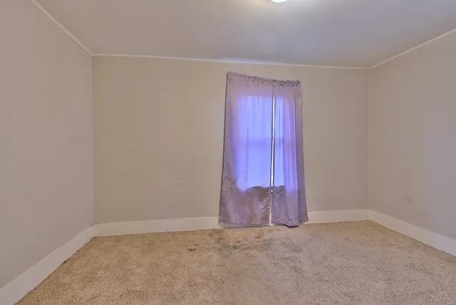 $250,000 | 528 Woodlawn Avenue, Aurora, IL 60506