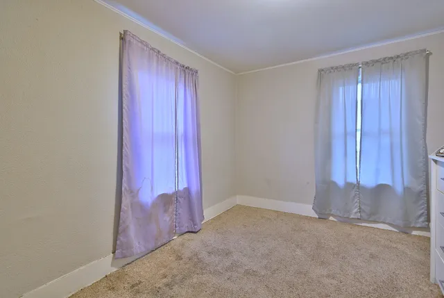 $250,000 | 528 Woodlawn Avenue, Aurora, IL 60506