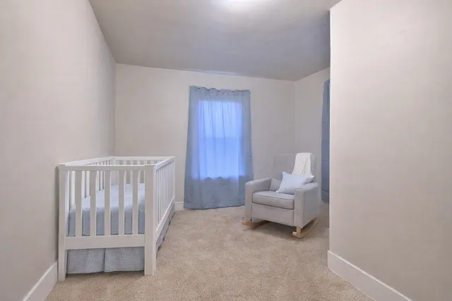 $250,000 | 528 Woodlawn Avenue, Aurora, IL 60506