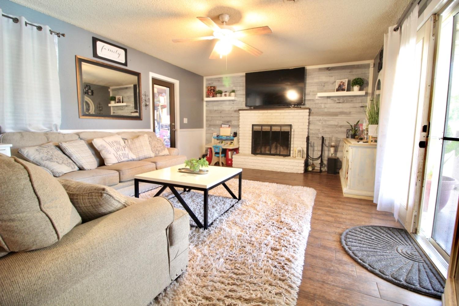 17866 Rodeo Drive Madera, CA 93638 - Photo 5 of 31 Gallery Image 5