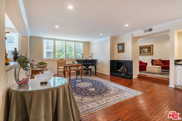 $899,999 | 14521 Benefit Street, Unit 207, Sherman Oaks, CA 91403