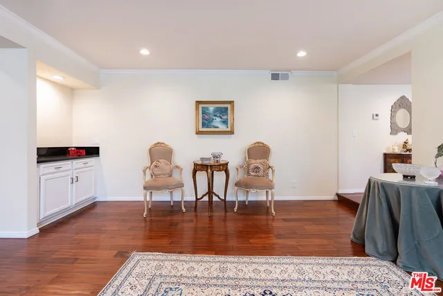 $899,999 | 14521 Benefit Street, Unit 207, Sherman Oaks, CA 91403