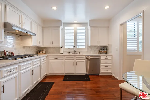 $899,999 | 14521 Benefit Street, Unit 207, Sherman Oaks, CA 91403