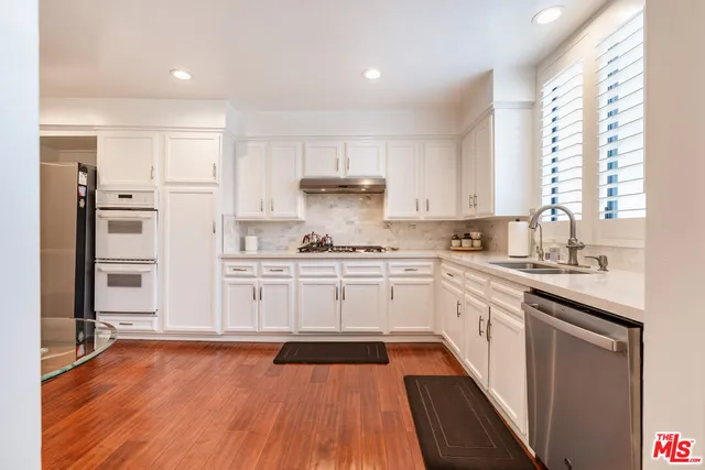 $899,999 | 14521 Benefit Street, Unit 207, Sherman Oaks, CA 91403