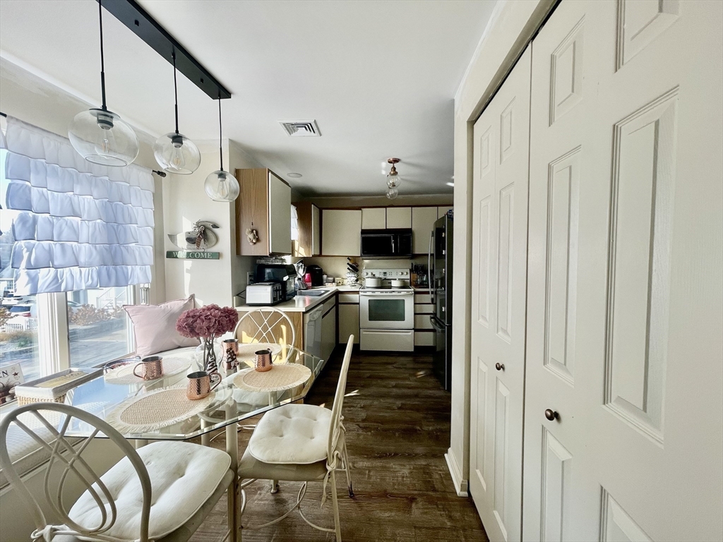 700 Shore Drive, Unit 6604 Fall River, MA 02721 - Photo 4 of 32