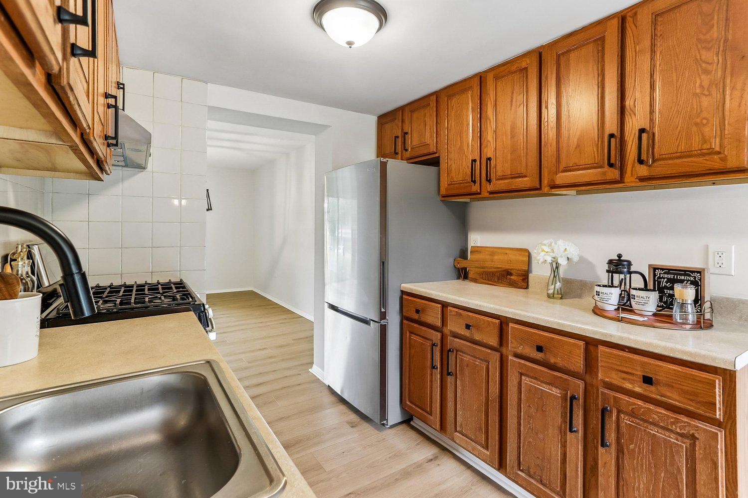 11191 Columbia Pike, Unit 41 Silver Spring, MD 20901 - Photo 16 of 52 Kitchen