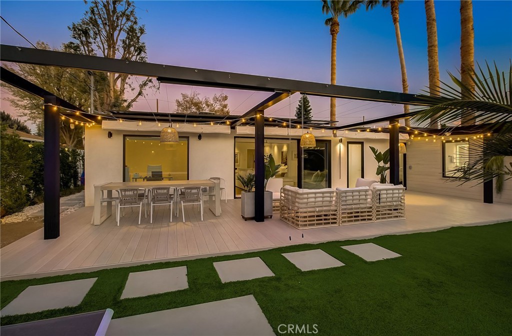 8161 Encino Avenue Northridge, CA 91325 - Photo 13 of 72 a view of an chairs and table in the patio