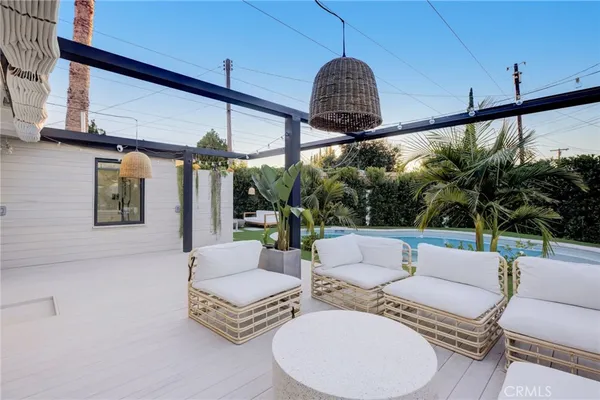 $8,000 | 8161 Encino Avenue, Northridge, CA 91325