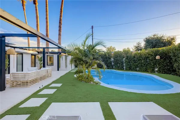 $8,000 | 8161 Encino Avenue, Northridge, CA 91325