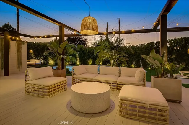 $8,500 | 8161 Encino Avenue, Northridge, CA 91325