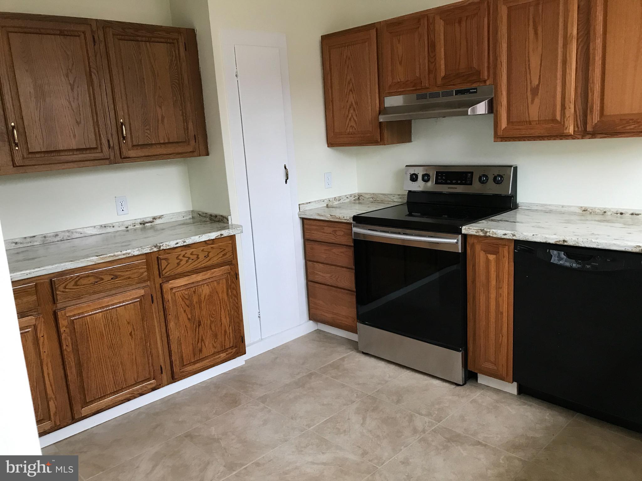 33 Wayne Avenue Springfield, PA 19064 - Photo 7 of 27 Nich largeKitchen newly renovated Tile floor