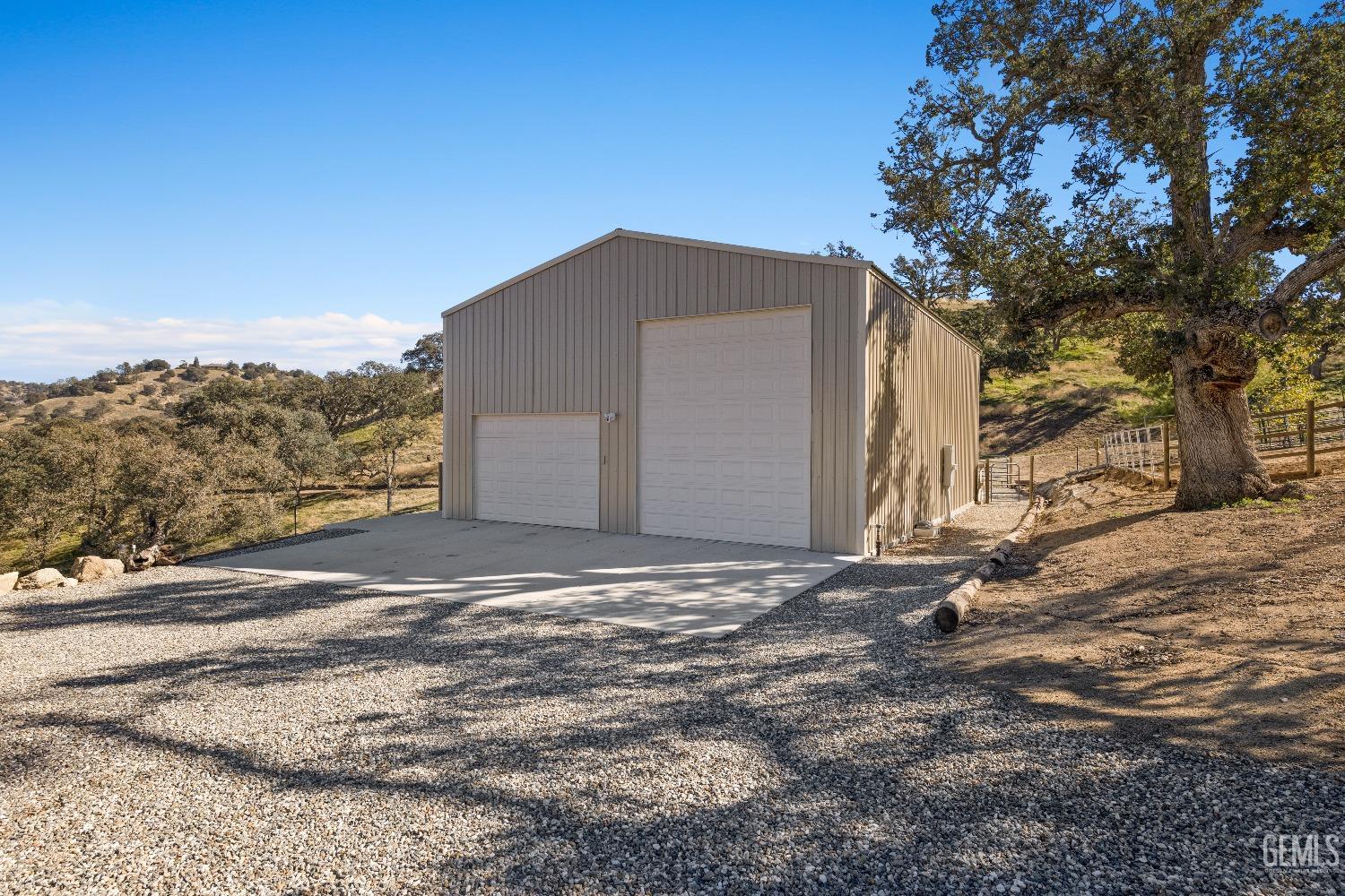 Undisclosed Address Tehachapi, CA 93561 - Photo 38 of 43 a backyard of a house