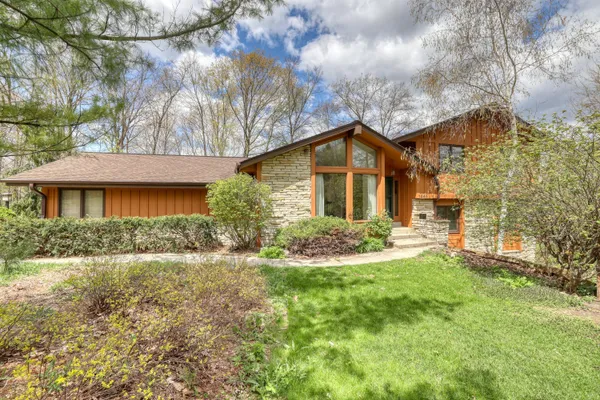 $599,000 | 1545 Constitution Drive, Brookfield, WI 53045
