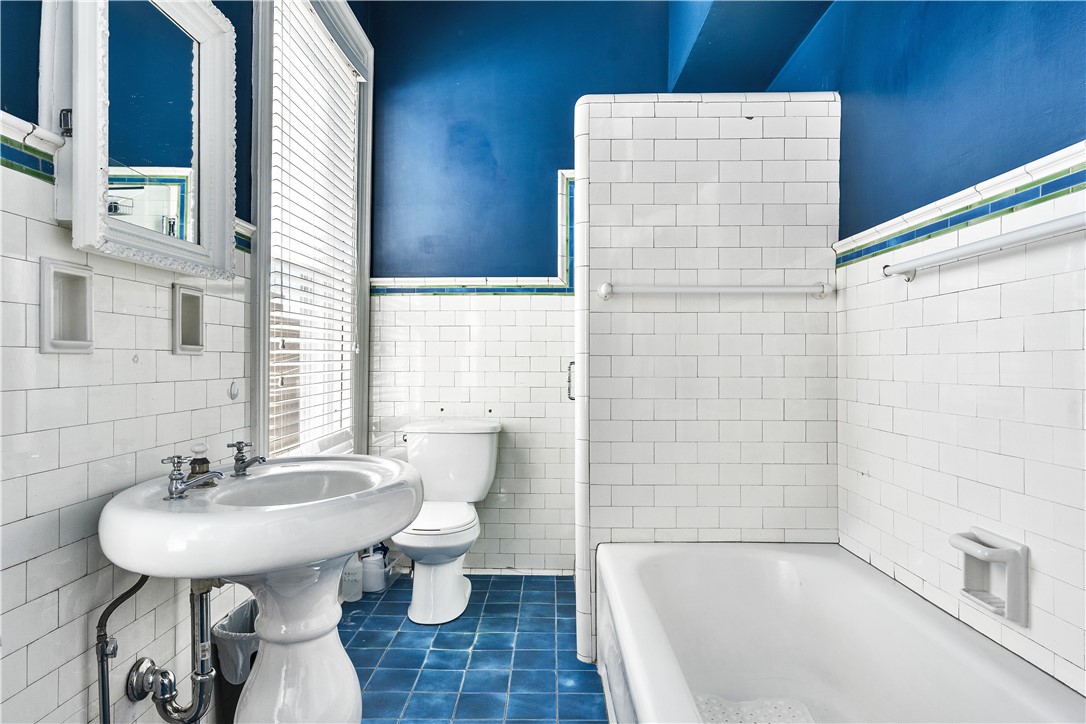 453 Angell Street Providence, RI 02906 - Photo 30 of 49