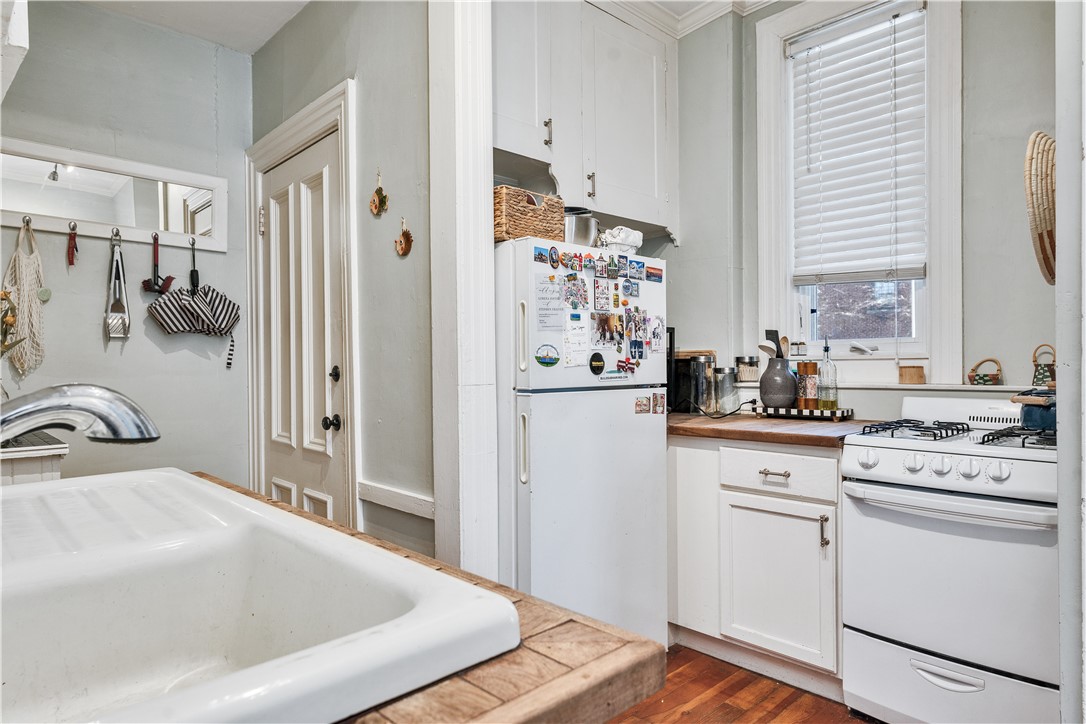 453 Angell Street Providence, RI 02906 - Photo 35 of 49