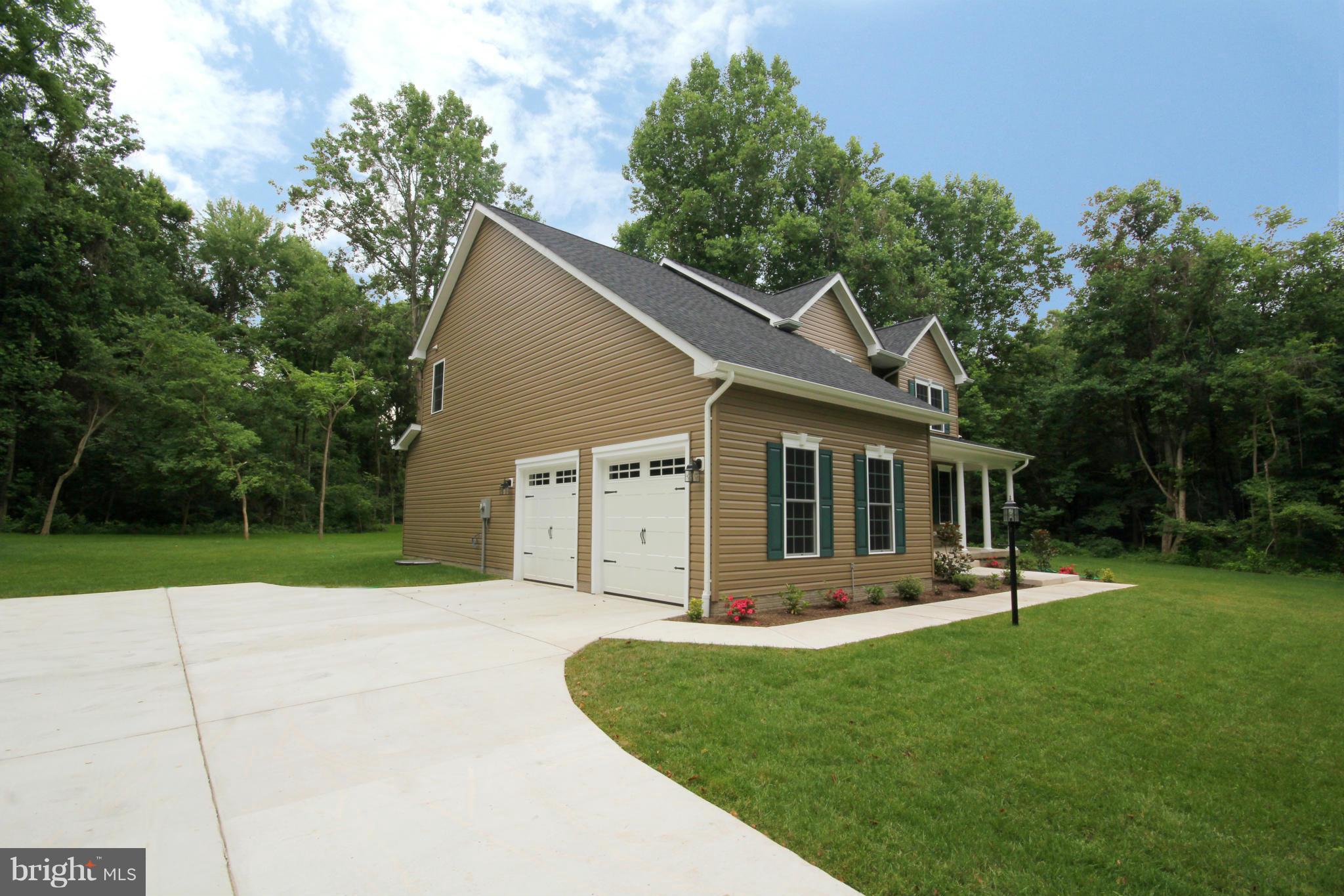 9421 Rogues Road Midland, VA 22728 - Photo 2 of 30 Side-load Garage