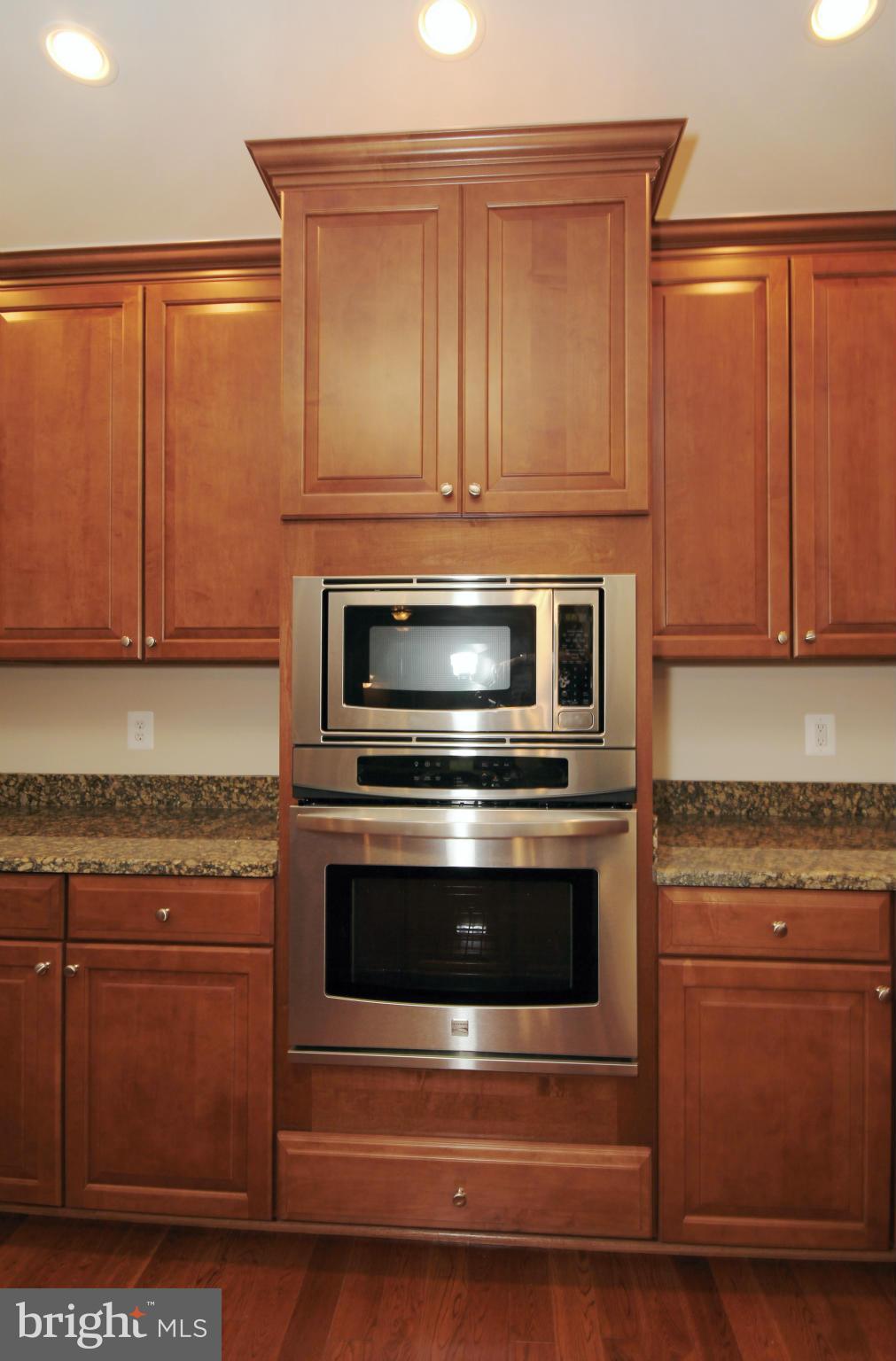 9421 Rogues Road Midland, VA 22728 - Photo 10 of 30 Kitchen - Stainless Steel Appliances