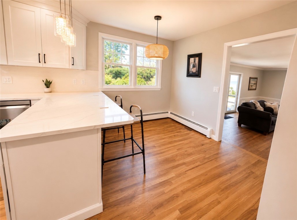3 Pinetop Road Barrington, RI 02806 - Photo 13 of 45 Spacious Peninsula seating,
