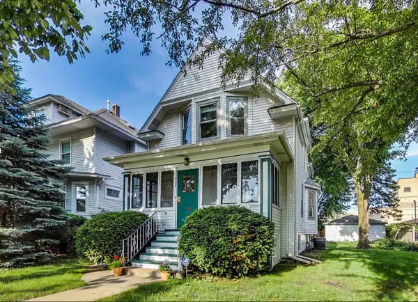 $3,800 | 804 South Grove Avenue, Oak Park, IL 60304