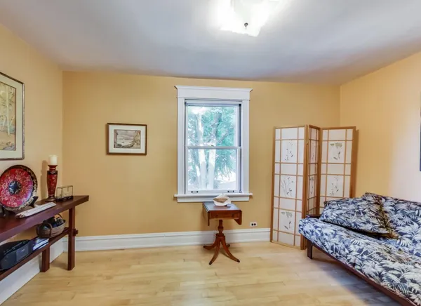 $3,800 | 804 South Grove Avenue, Oak Park, IL 60304