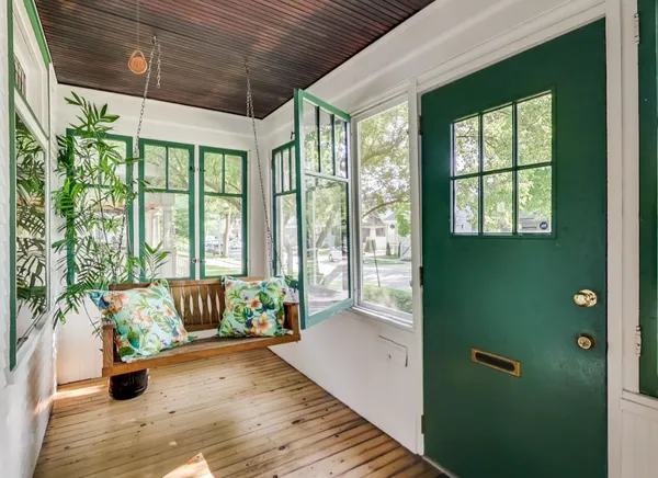 $3,800 | 804 South Grove Avenue, Oak Park, IL 60304