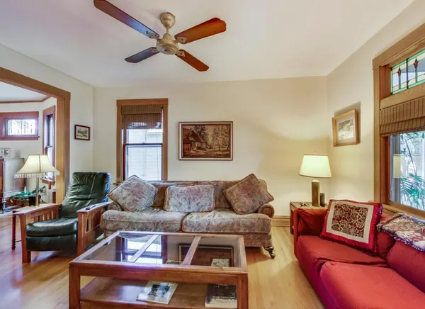 $3,800 | 804 South Grove Avenue, Oak Park, IL 60304