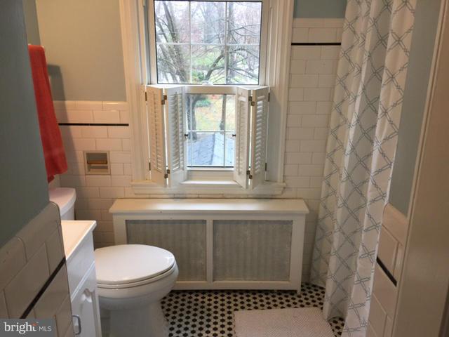 7005 Kenleigh Road Baltimore, MD 21212 - Photo 24 of 29 Upstairs Hall Bath