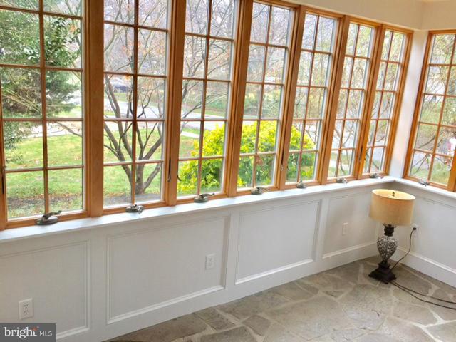 7005 Kenleigh Road Baltimore, MD 21212 - Photo 10 of 29 Sunroom / Office