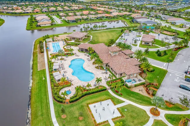 $499,000 | 194 Southeast Courances Drive, Port St. Lucie, FL 34984