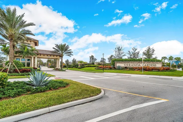 $499,000 | 194 Southeast Courances Drive, Port St. Lucie, FL 34984