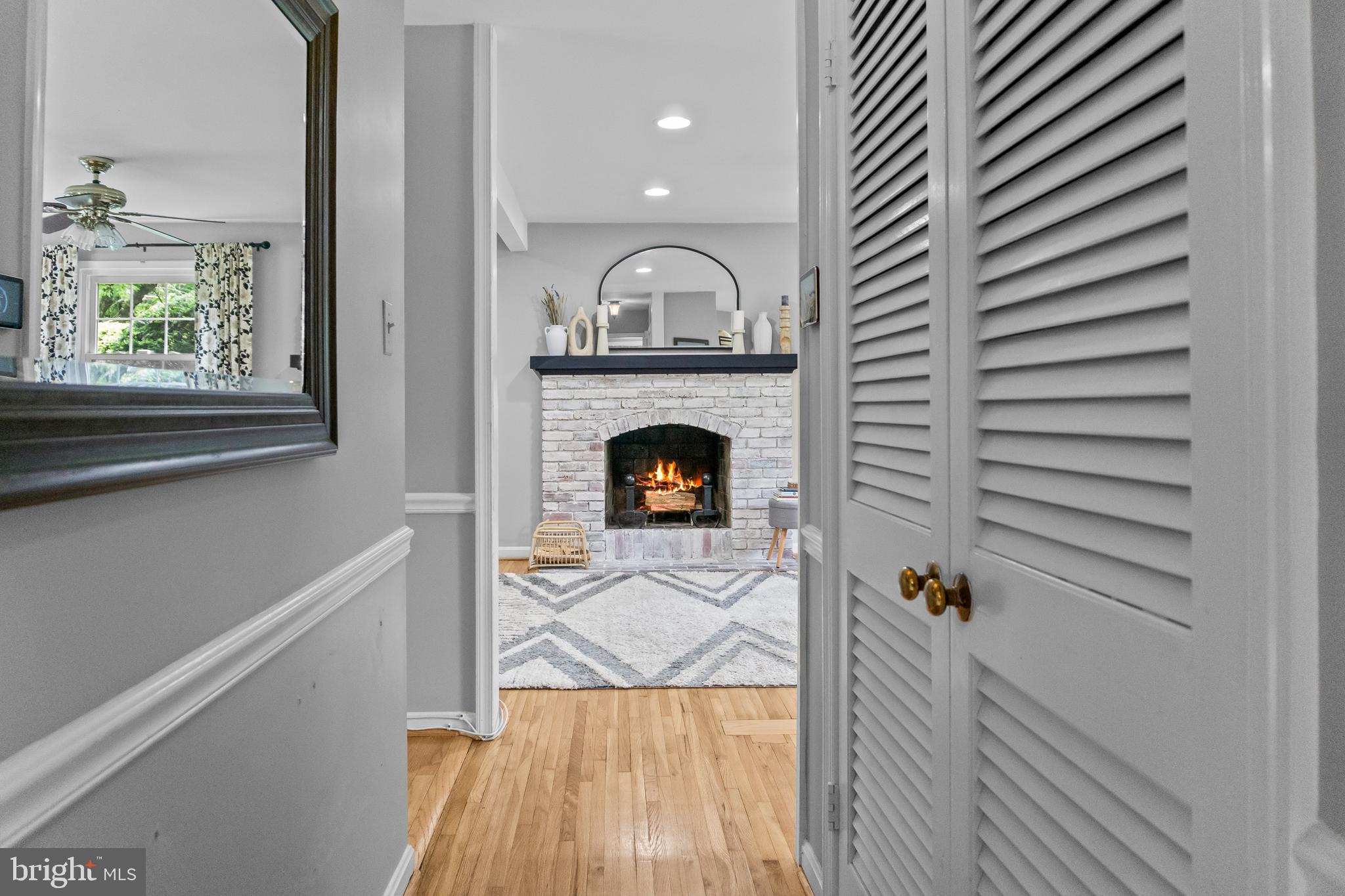 12905 Darnestown Road Gaithersburg, MD 20878 - Photo 4 of 59
