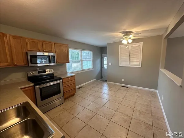 $1,495 | 1652 Oliveto Lane, Hazelwood, MO 63042