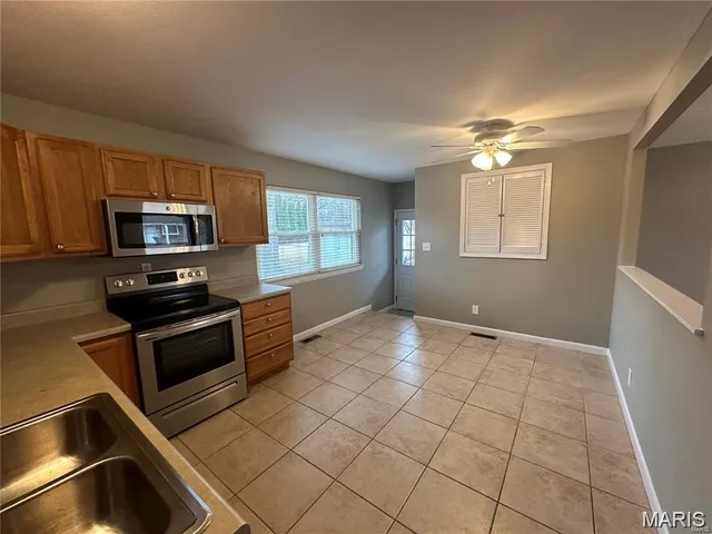 $1,495 | 1652 Oliveto Lane, Hazelwood, MO 63042