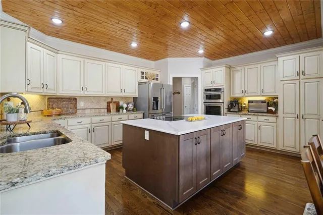 $1,150,000 | 1105 Dapplefawn Court, Alpharetta, GA 30005