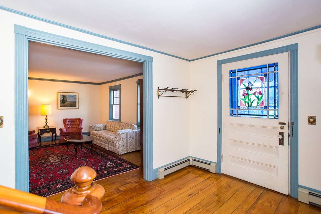57 Magnolia Road Milton, MA 02186 - Photo 3 of 24