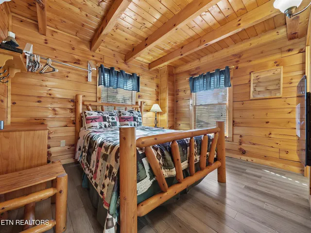 $699,900 | 952 Iron Mountain Road, Sevierville, TN 37863