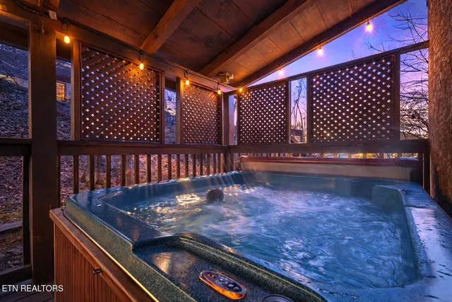 $699,900 | 952 Iron Mountain Road, Sevierville, TN 37863