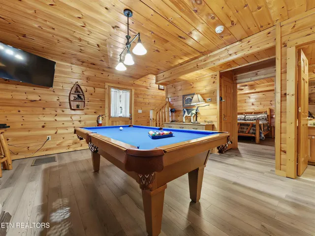 $699,900 | 952 Iron Mountain Road, Sevierville, TN 37863