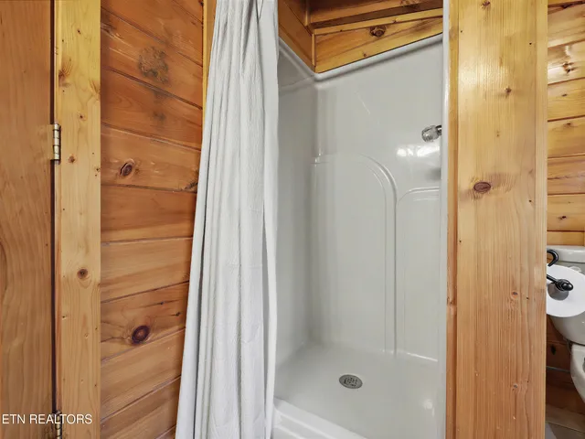 $699,900 | 952 Iron Mountain Road, Sevierville, TN 37863