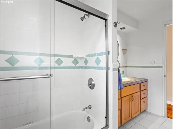 $500,000 | 16552 Southeast Woodward Street, Portland, OR 97236