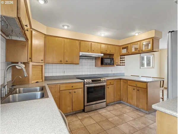 $500,000 | 16552 Southeast Woodward Street, Portland, OR 97236