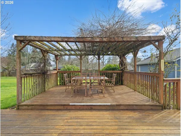 $500,000 | 16552 Southeast Woodward Street, Portland, OR 97236