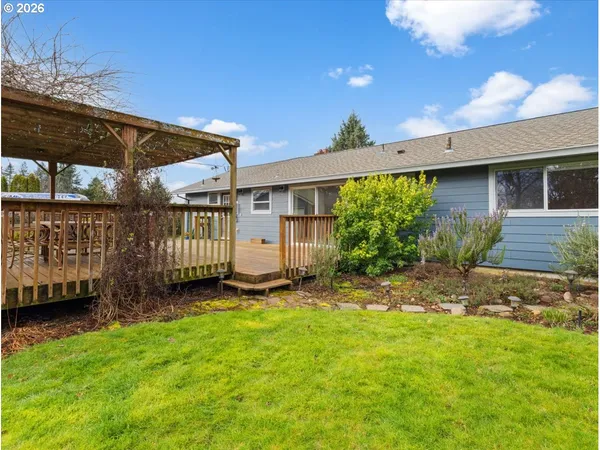 $500,000 | 16552 Southeast Woodward Street, Portland, OR 97236