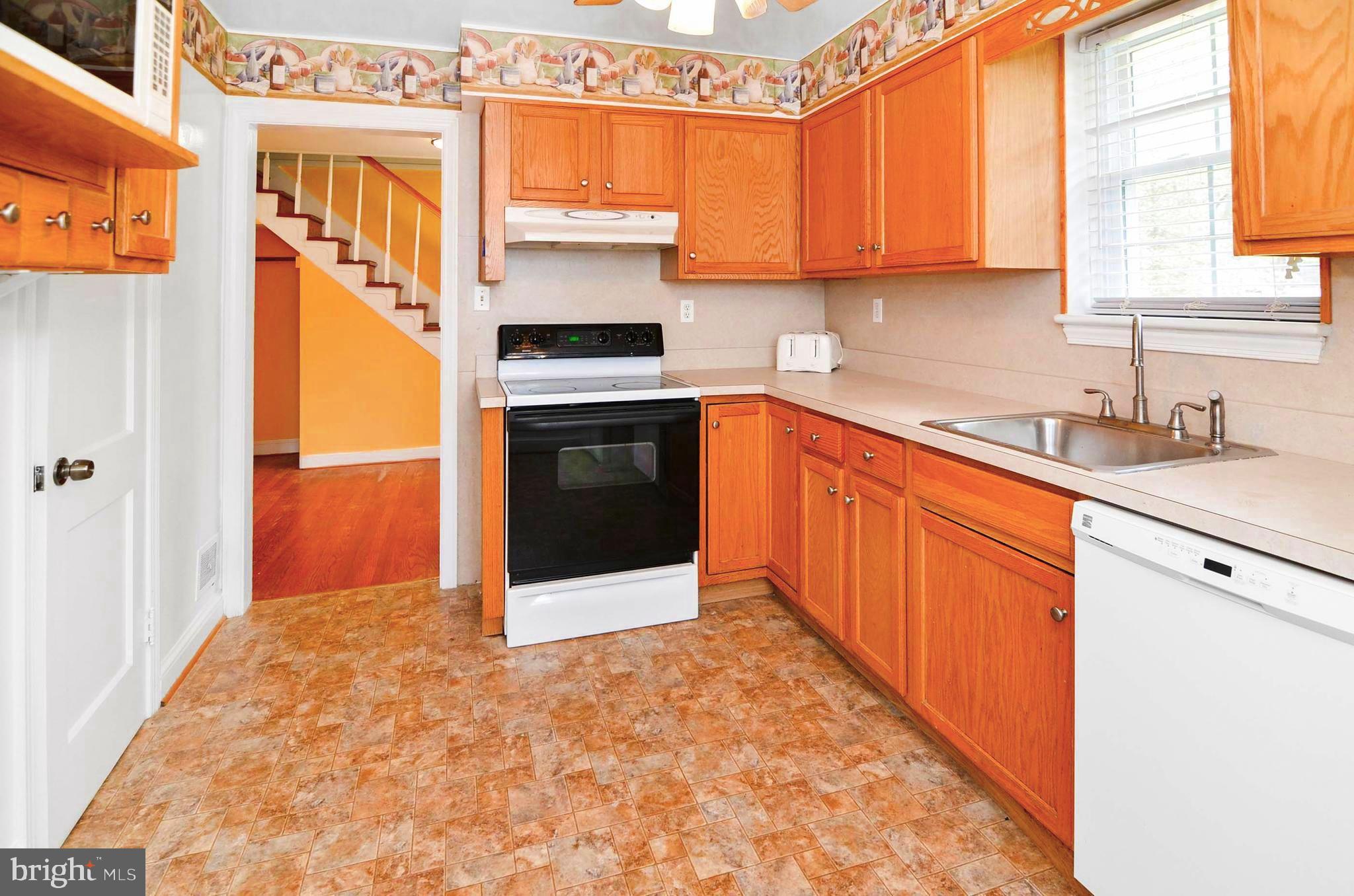 6409 Woodley Road Clinton, MD 20735 - Photo 11 of 30