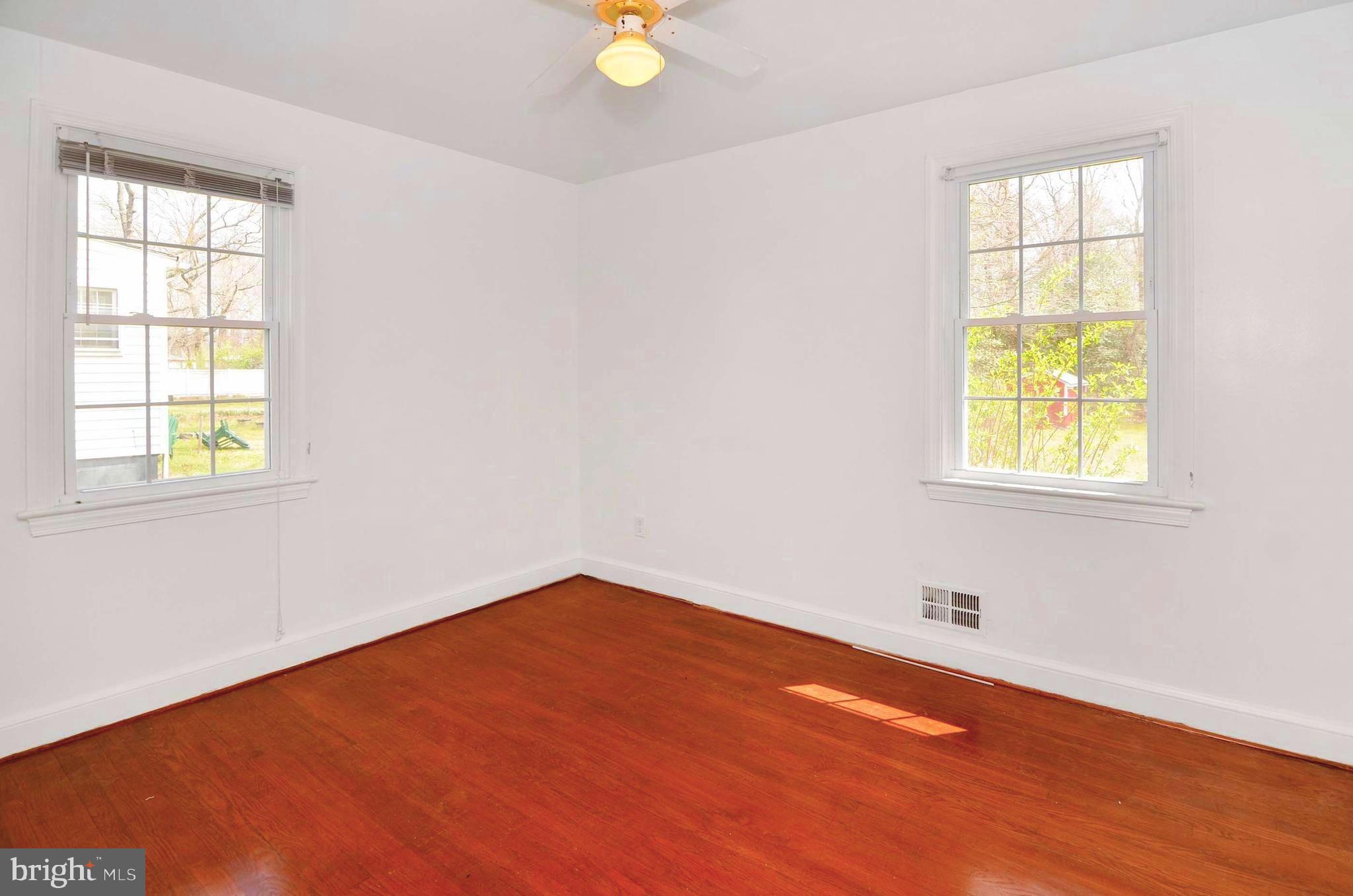 6409 Woodley Road Clinton, MD 20735 - Photo 14 of 30 Bedroom 2
