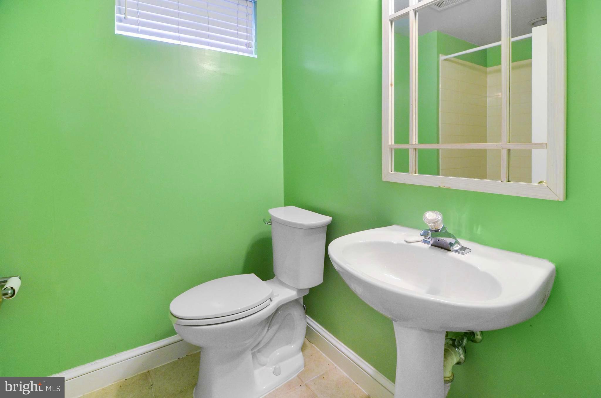 6409 Woodley Road Clinton, MD 20735 - Photo 27 of 30 Full 2nd Bathroom