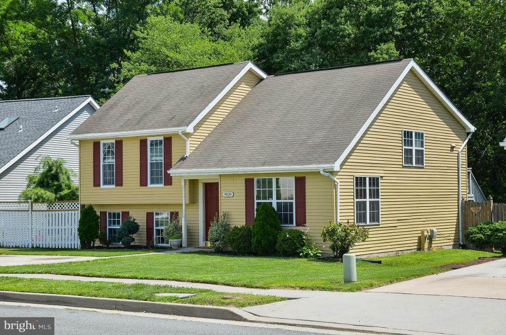 9029 Fieldchat Road Baltimore, MD 21236 - Photo 1 of 30 Exterior (Front)