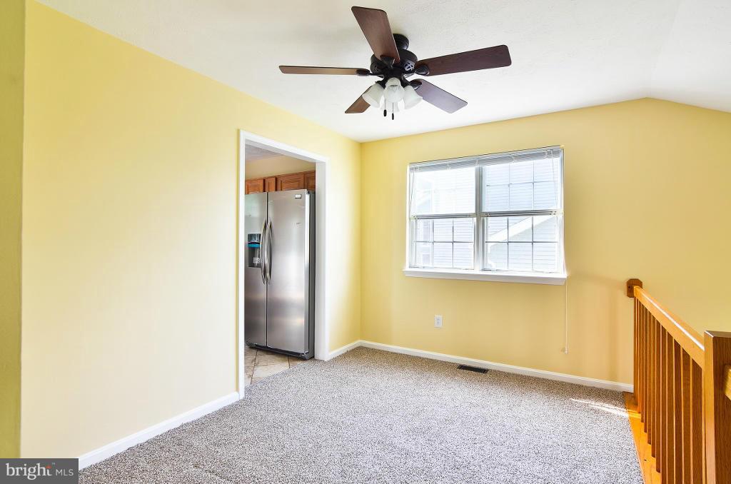 9029 Fieldchat Road Baltimore, MD 21236 - Photo 14 of 30 Loft with space for table