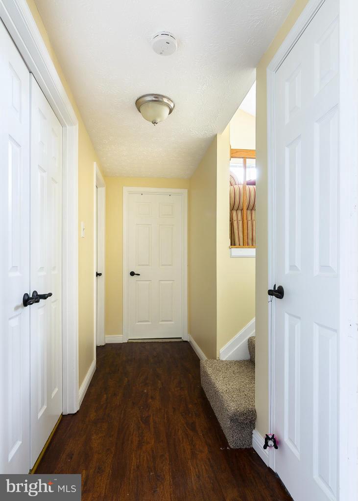 9029 Fieldchat Road Baltimore, MD 21236 - Photo 24 of 30 Hallway (LL)